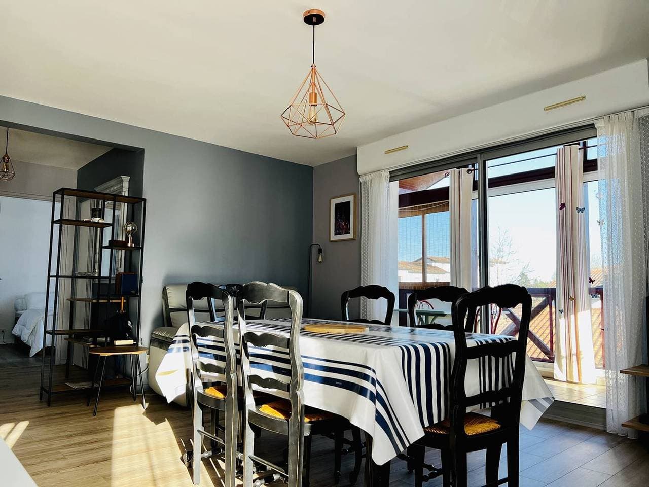 Foto 6 von 20: Komfortable Wohnung in Cambo-les-Bains mit Parkplatz und Glasfaser, 2 Schlafplätze
