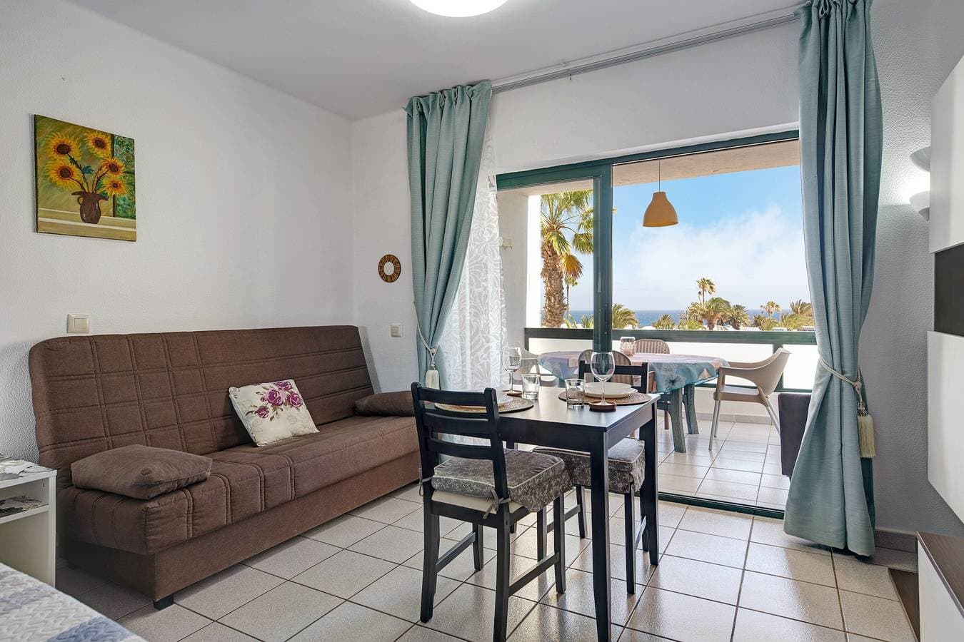 Foto 2 von 21: Ferienwohnung 'Al Sole Studios Playa Roca' mit Meerblick, Gemeinschaftspool und WLAN