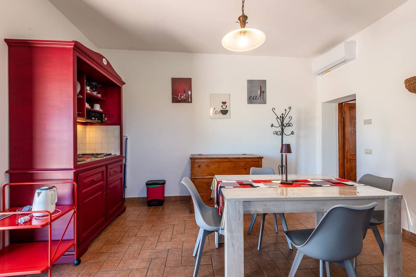 Foto 12 von 34: Ferienwohnung 'Il Crivello' mit Gemeinschaftspool, Wi-Fi und Klimaanlage