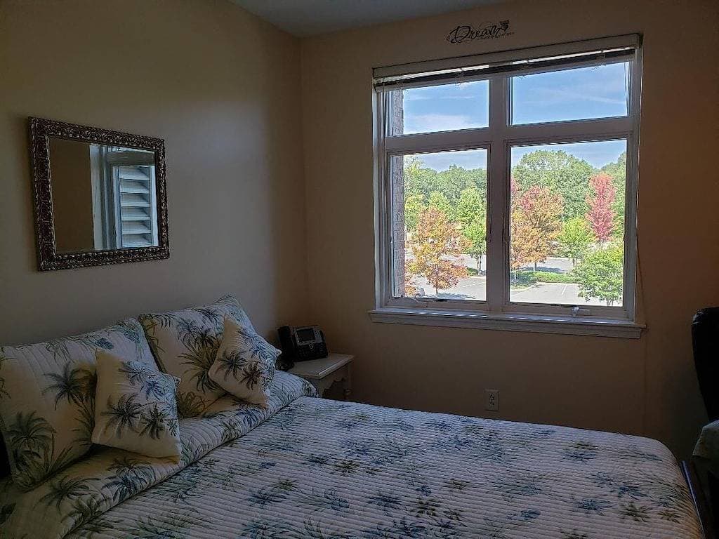 Foto 3 von 28: Smith Mountain Lake Suite