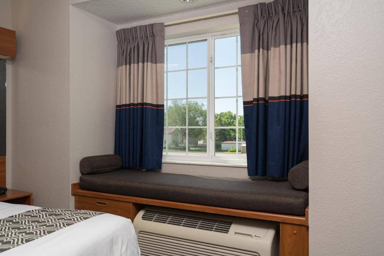 Foto 7 von 8: Queen Room with Two Queen Beds - Non-Smoking
