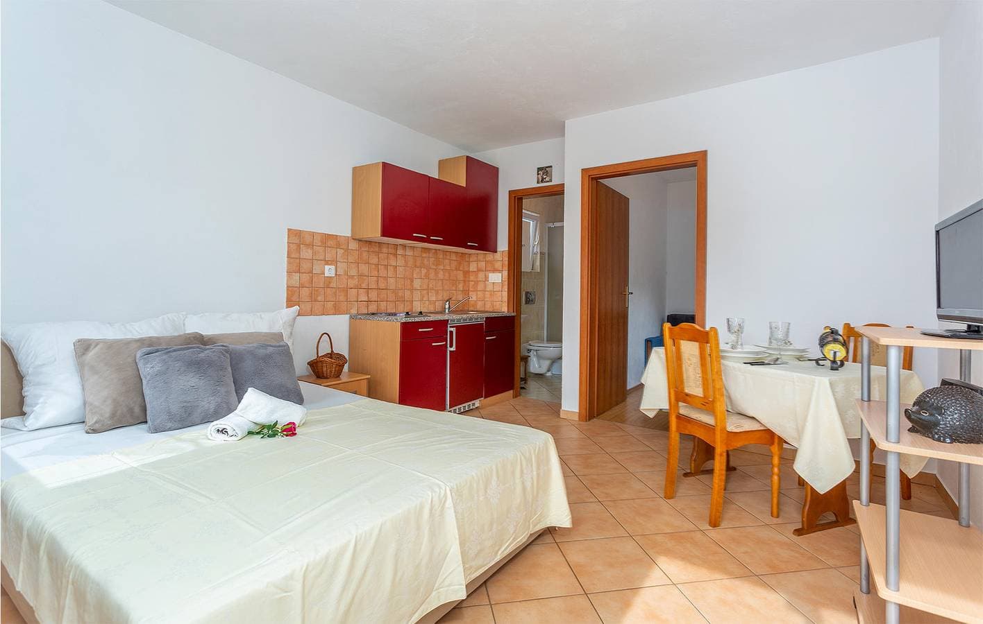 Foto 13 von 26: Gemütliche Ferienwohnung mit Terrasse, WLAN und Parkplatz – 1,5 km vom FKK-Strand entfernt