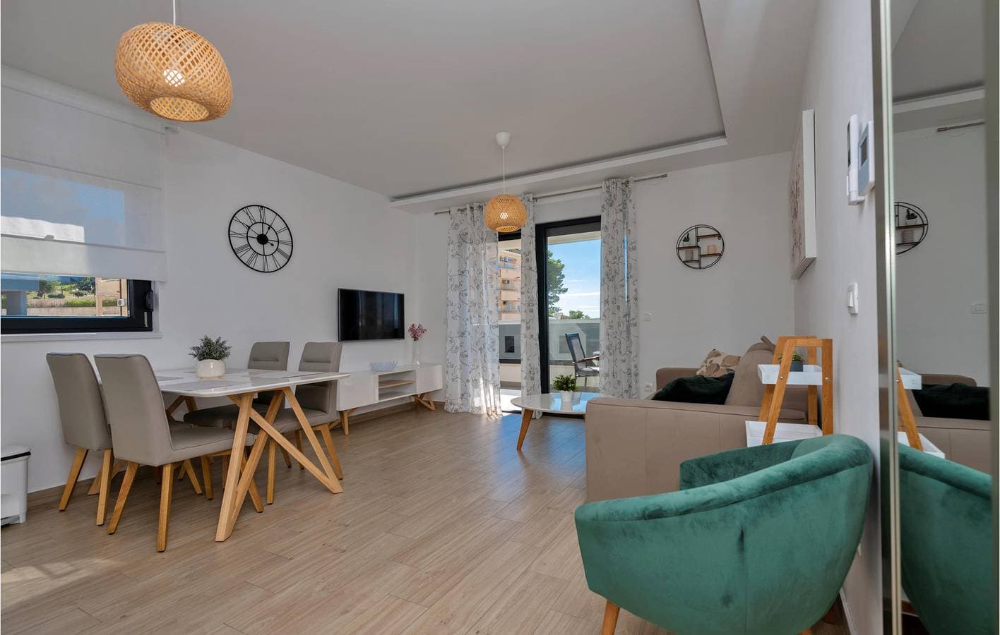 Foto 7 von 27: Apartment mit Meerblick, Pool und Küche, 500 m vom Strand entfernt