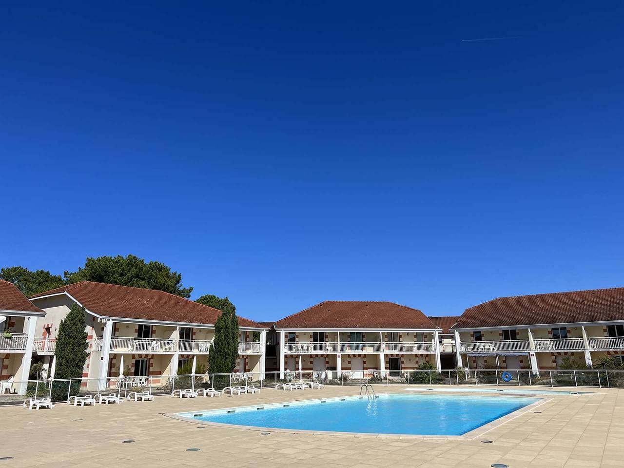 Komfortable Wohnung in einer Residenz mit Swimmingpool in Verdon sur Mer 1