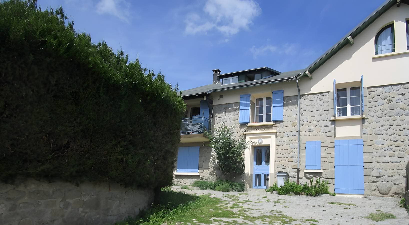 Foto 2 von 18: Ferienhaus 'Chambre Pour 3 Au RDChaussée' mit Bergblick, Gemeinschaftsterrasse & WLAN