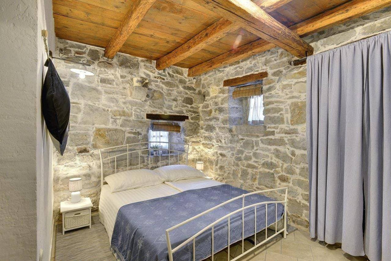 Foto 9 von 32: Three-Bedroom House