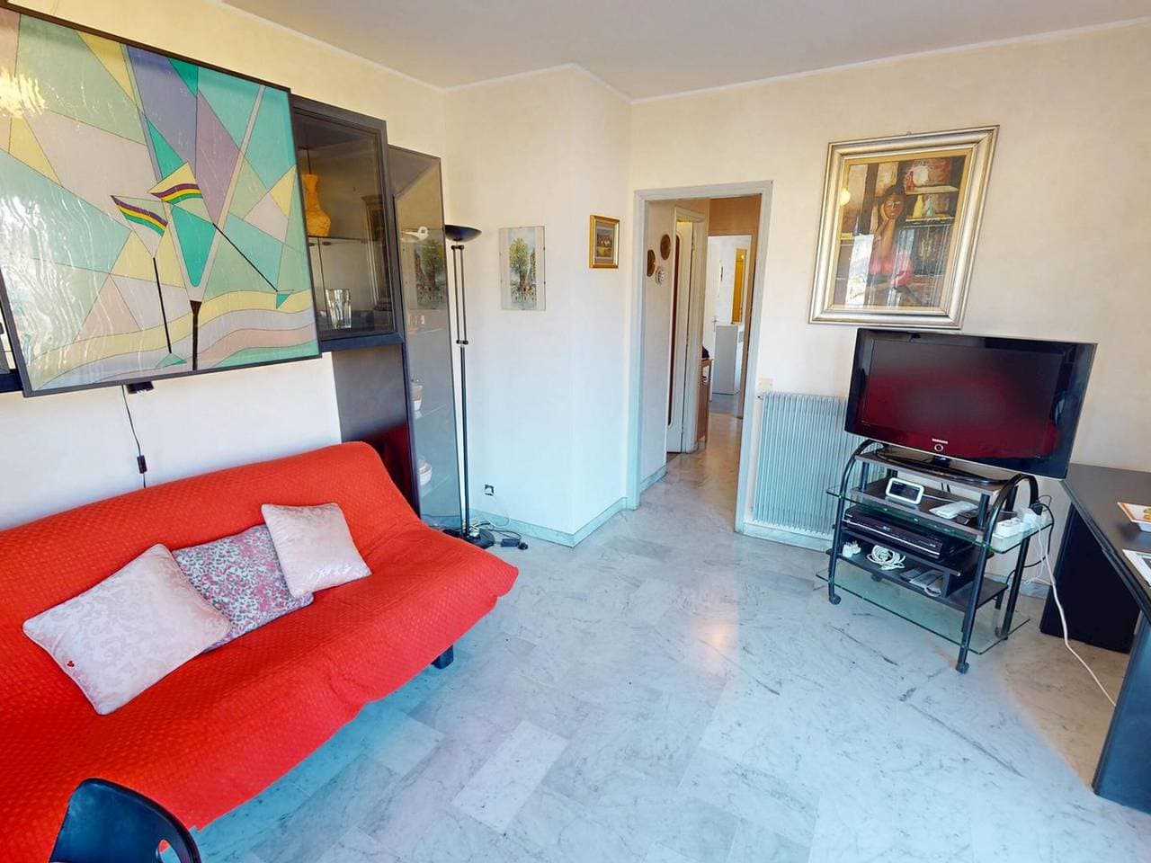 Foto 4 von 12: Angenehmes 2Z letzte Etage mit großer Terrasse und Privatparkplatz
