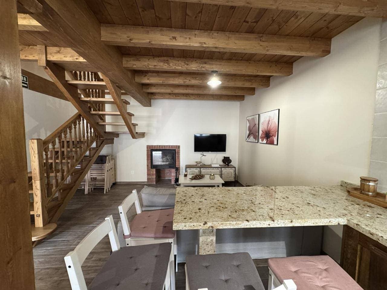 Foto 9 von 49: Three-Bedroom House