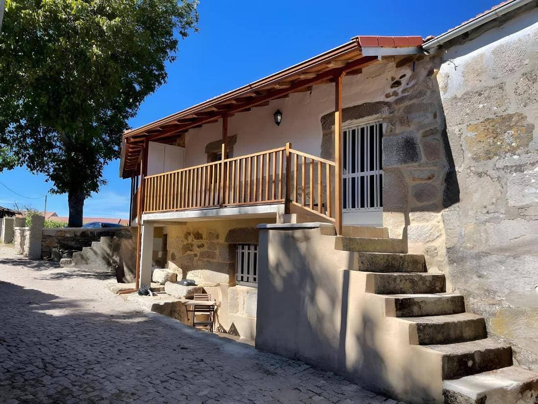 Charmantes Tourém Retreat Haus mit 3 Schlafzimmern und atemberaubender Aussicht 1