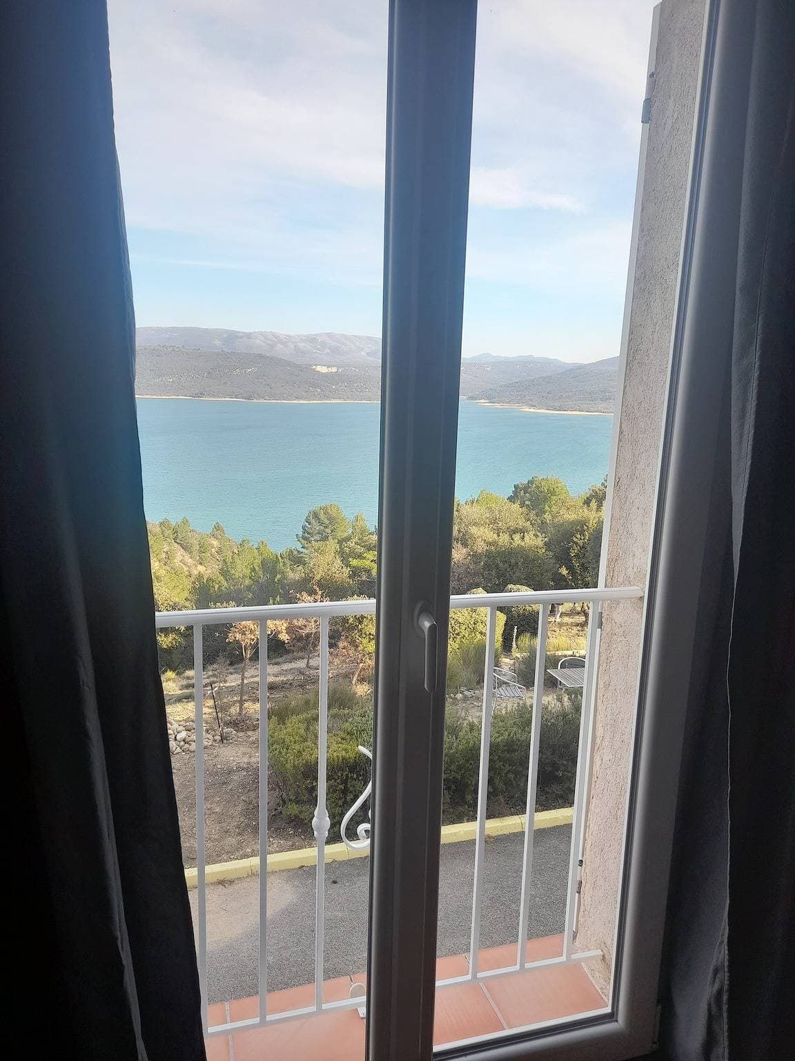 Foto 11 von 32: Gemütliches Apartment in Sainte-Croix-du-Verdon 44 m² Seeansicht