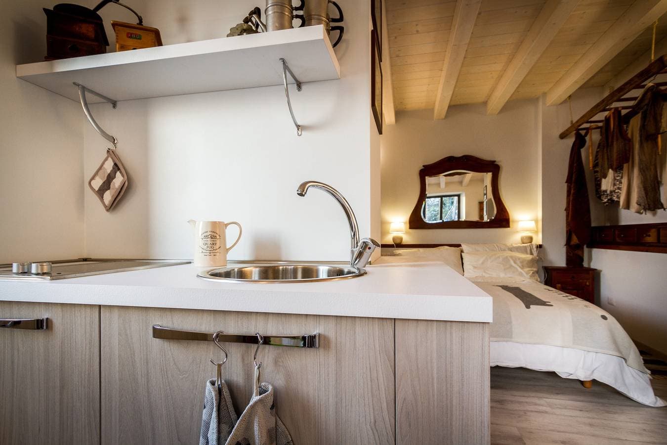 Foto 7 von 28: Ferienwohnung 'Appartamento Panoramico Como' mit Seeblick, WLAN und Klimaanlage