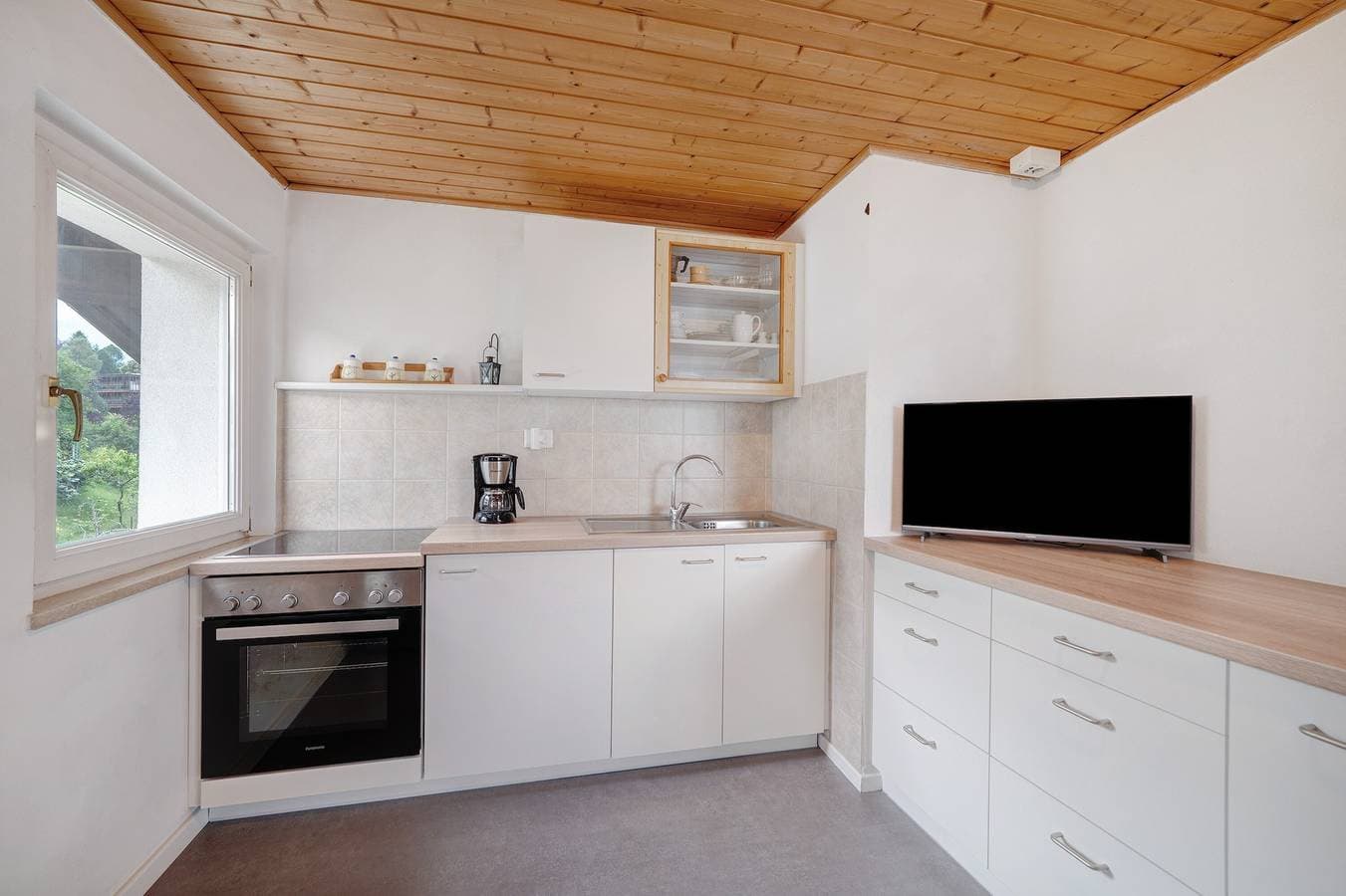 Foto 5 von 19: Ferienwohnung "Bergblick" mit Dachterrasse, Garten mit Pool