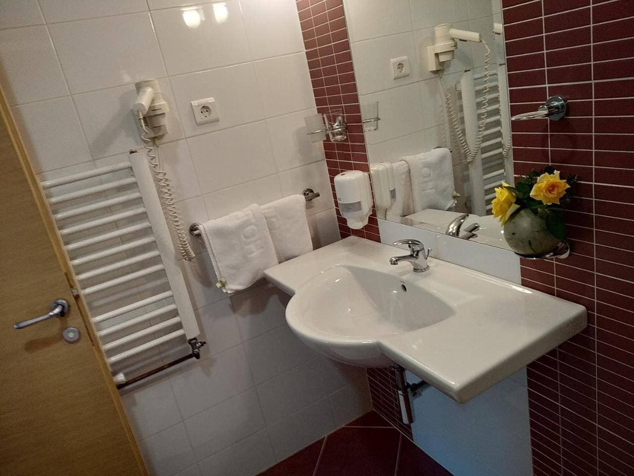 Foto 8 von 10: Double or Twin Room