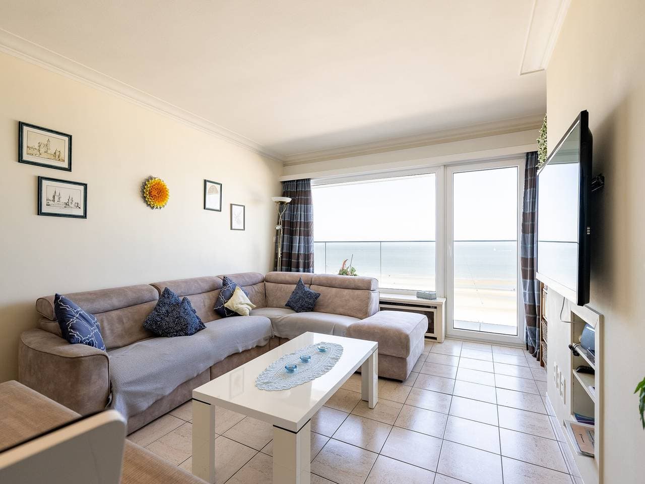 Apartment Zeedijk mit Meerblick für 4 Von Belvilla 1