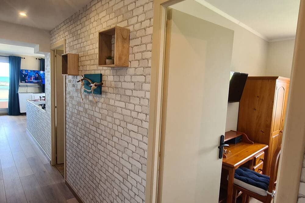 Foto 13 von 30: Le Panoramic - 180° sea view & port - Balcony - Elevator - Garage - Waterfront