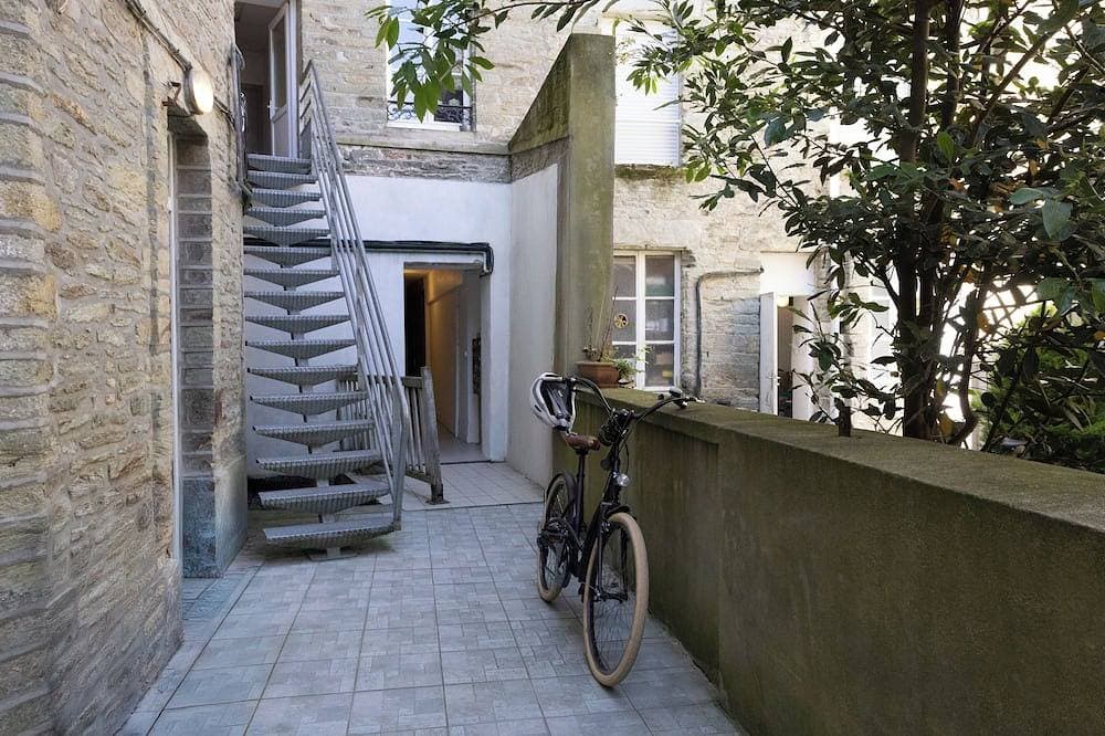 Foto 8 von 10: Beautiful 52 M2 City Center Apartment
