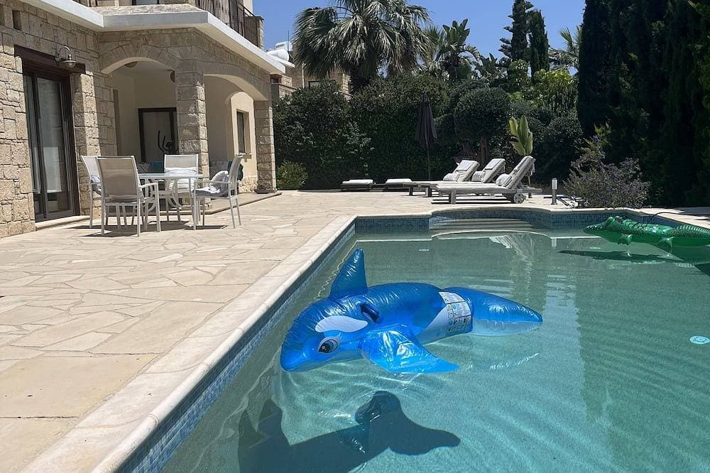 Schöne Steinvilla mit großem privatem Pool und kostenlose Nutzung unseres Autos:) 1