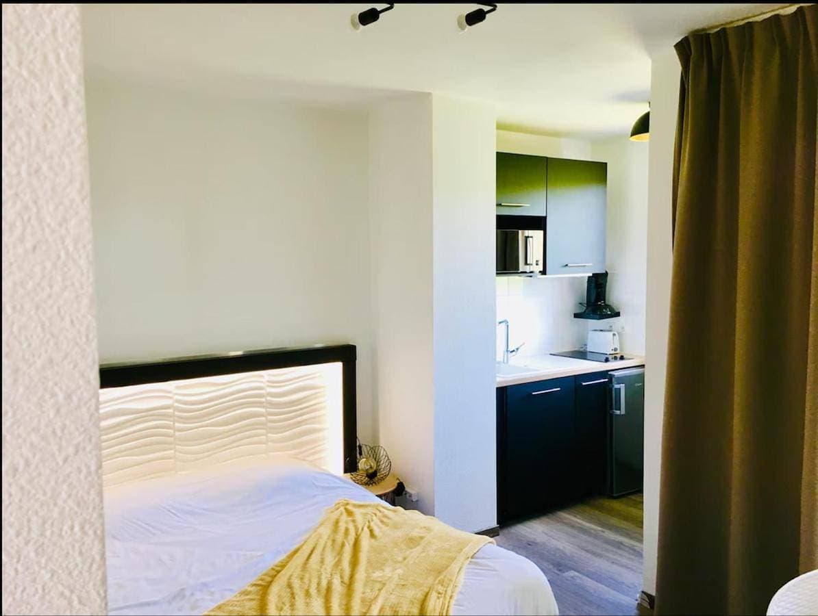 Appartement élégant avec Balcon à 5 min de Honfleur parking et piscine 1