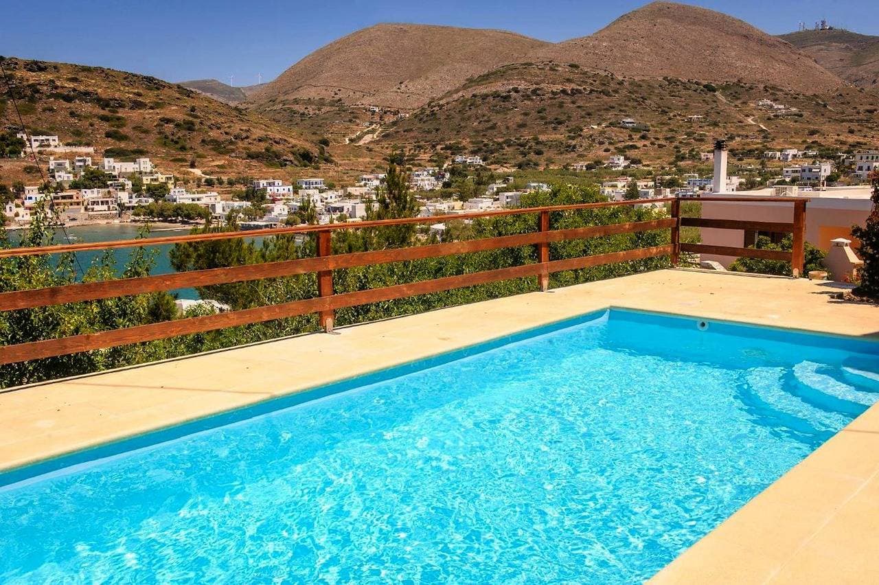 Foto 3 von 58: Schöne Villa mit Pool direkt am Meer, Wifi, 8 Pers. | Syros, Kykladen