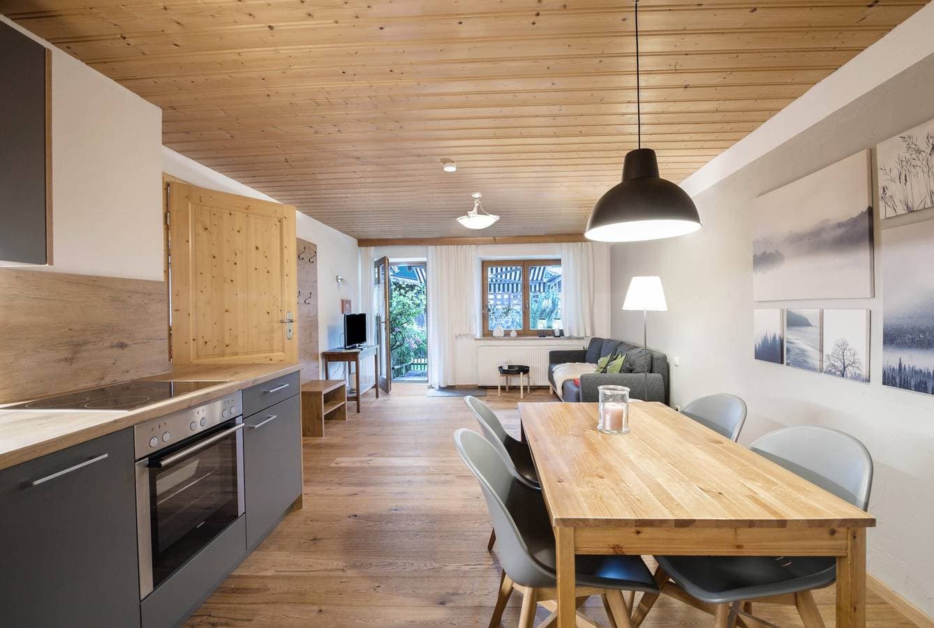 Foto 7 von 24: Ferienwohnung Zugspitze mit Terrasse, Bergblick und WLAN