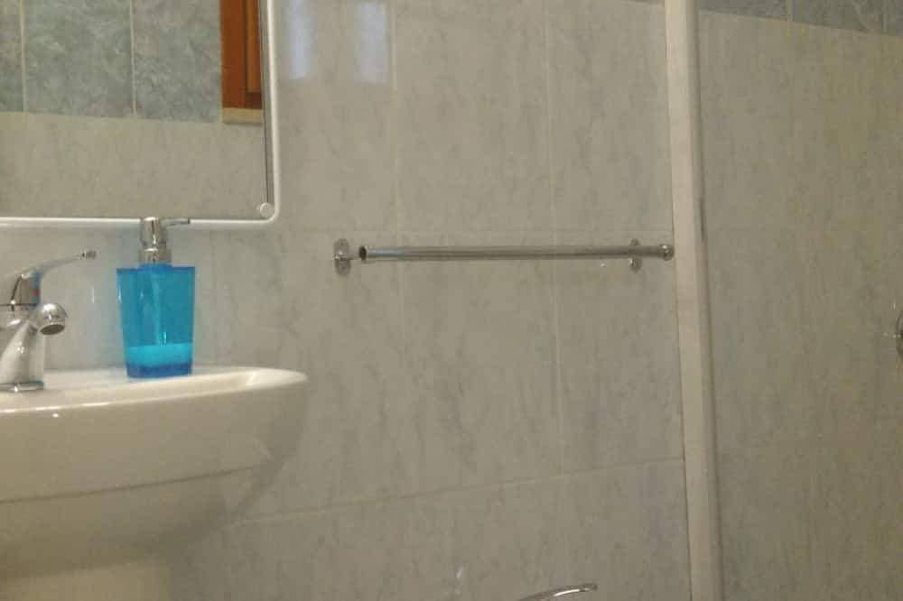 Foto 4 von 20: Zweizimmerwohnung In Einer Ruhigen Residenz Mit Pool Umgeben Von Grün