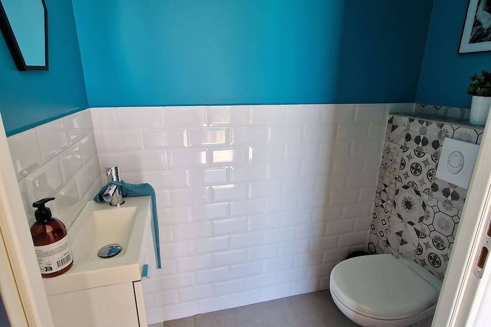 Foto 6 von 14: Quiet modern villa with swimming pool