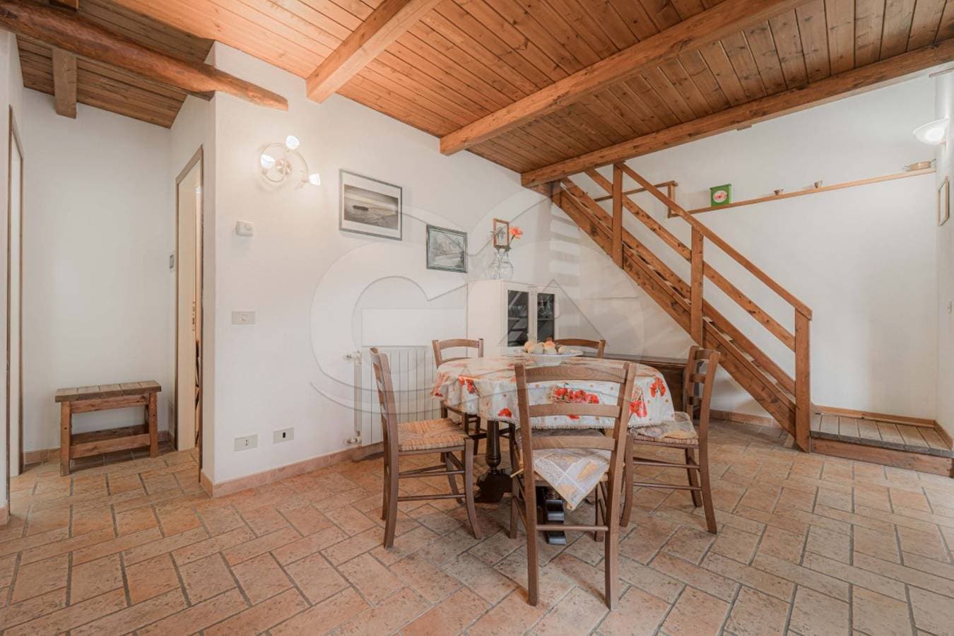 Foto 10 von 21: Ferienwohnung für 5 Personen mit Terrasse