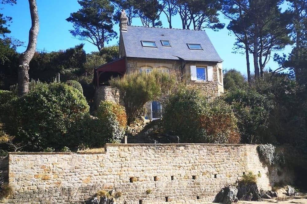 Foto 8 von 18: \"New Villa les Pieds dans l'eau. Beautiful sea view