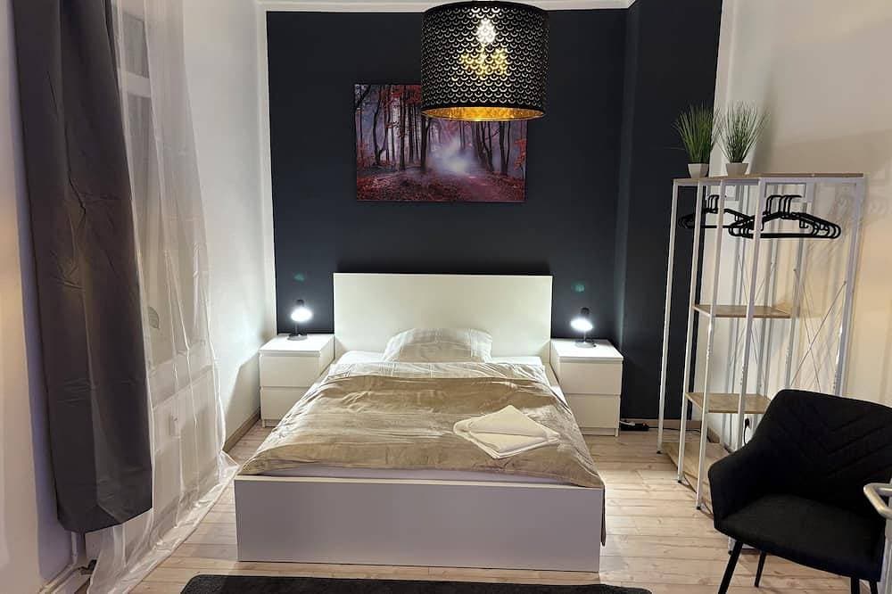 Foto 5 von 30: Modern eingerichtete 3 Zimmer Wohnung Blick auf den Park Balkon und Aufzug