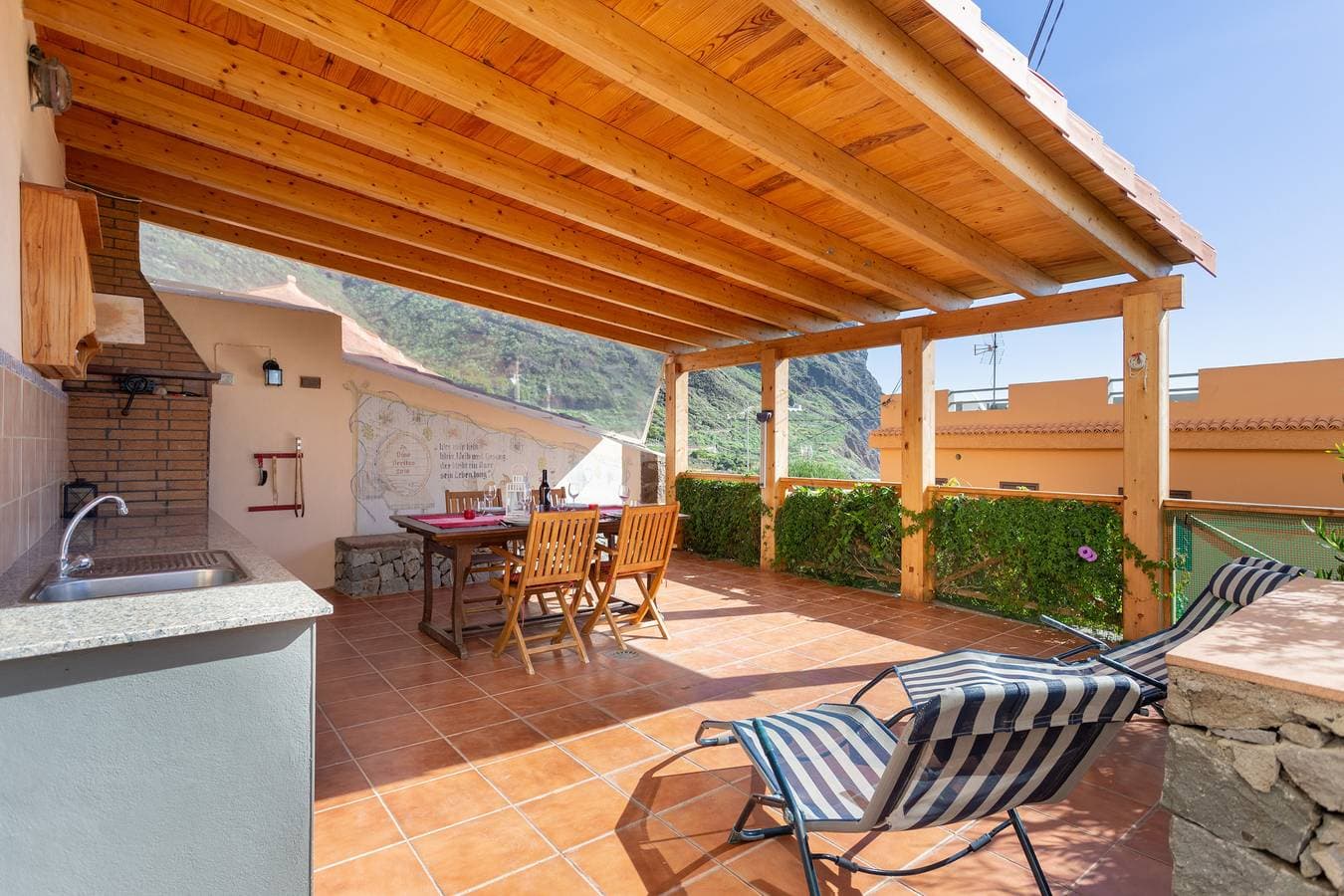 Foto 4 von 44: Ruhig gelegenes Apartment mit grosser Terrasse, BBQ und W-Lan