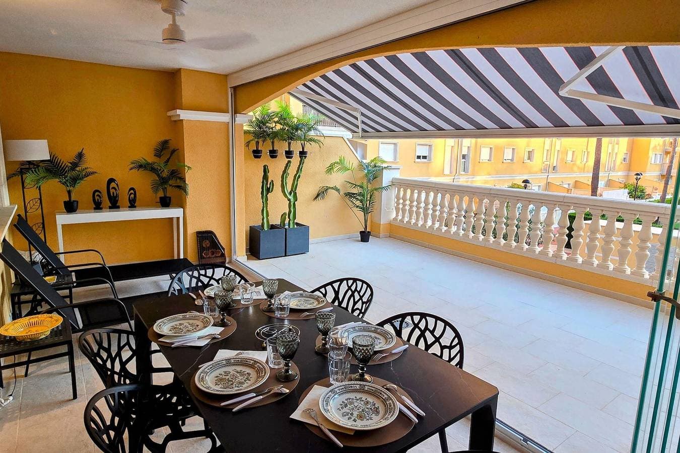 Foto 4 von 35: Apartamento Sofía Dénia Plaza | Piscina comunitaria y confort cerca del mar