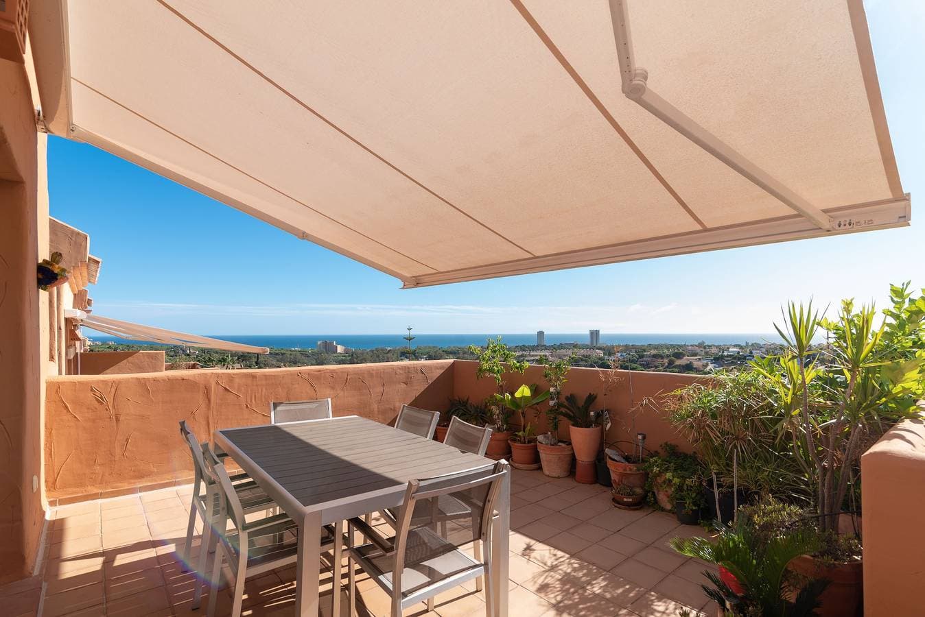 Foto 5 von 28: 'Marbella Penthouse Apartment' mit Meerblick, Pool, WLAN, Garten & Terrasse