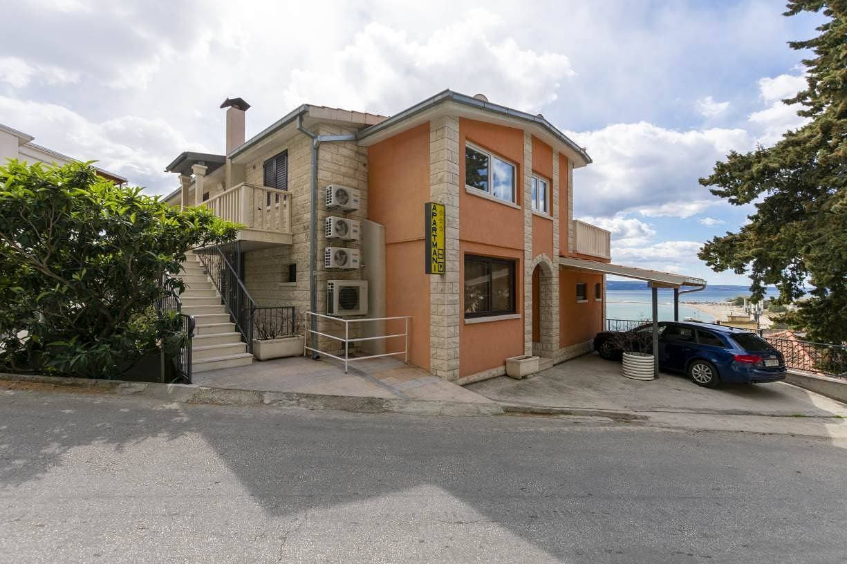 Foto 3 von 26: Ferienwohnung in Omiš mit Meerblick, Balkon, Klimaanlage, W-Lan (5129-3)