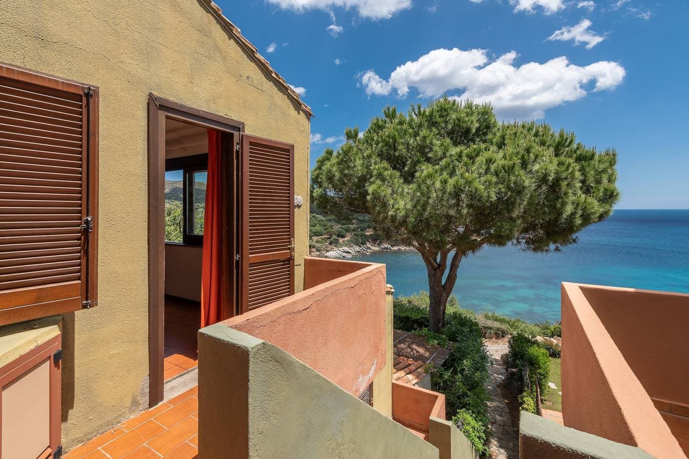 Foto 5 von 26: Ferienwohnung am Meer mit Aussicht – Accu is Prezzus D, direkt am Meer, Terrasse