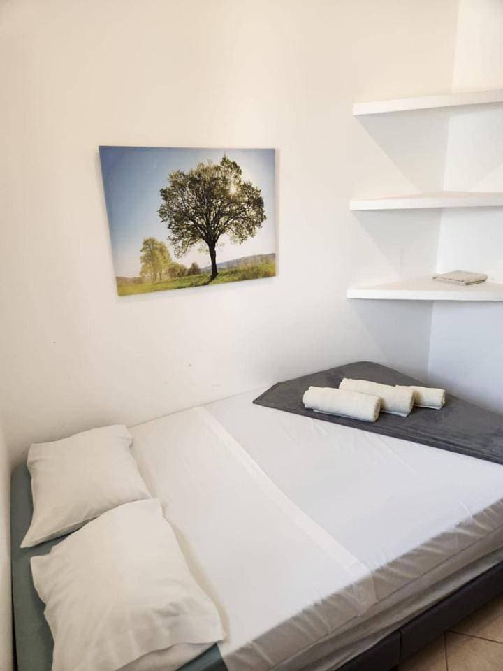 Foto 7 von 9: Small Double Room