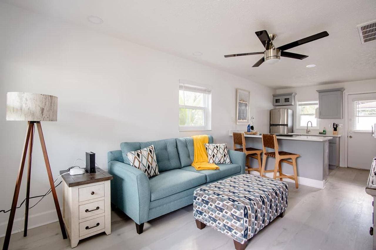 Walk Everywhere! 1-Bedroom Gem in Downtown Hub 1