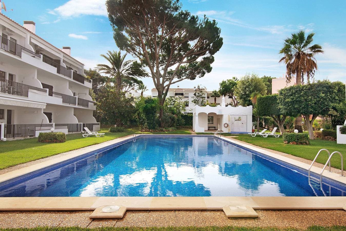 Foto 2 von 19: Ferienwohnung "Mouramar Vilamoura" mit Pool, WLAN, Garten & Balkon