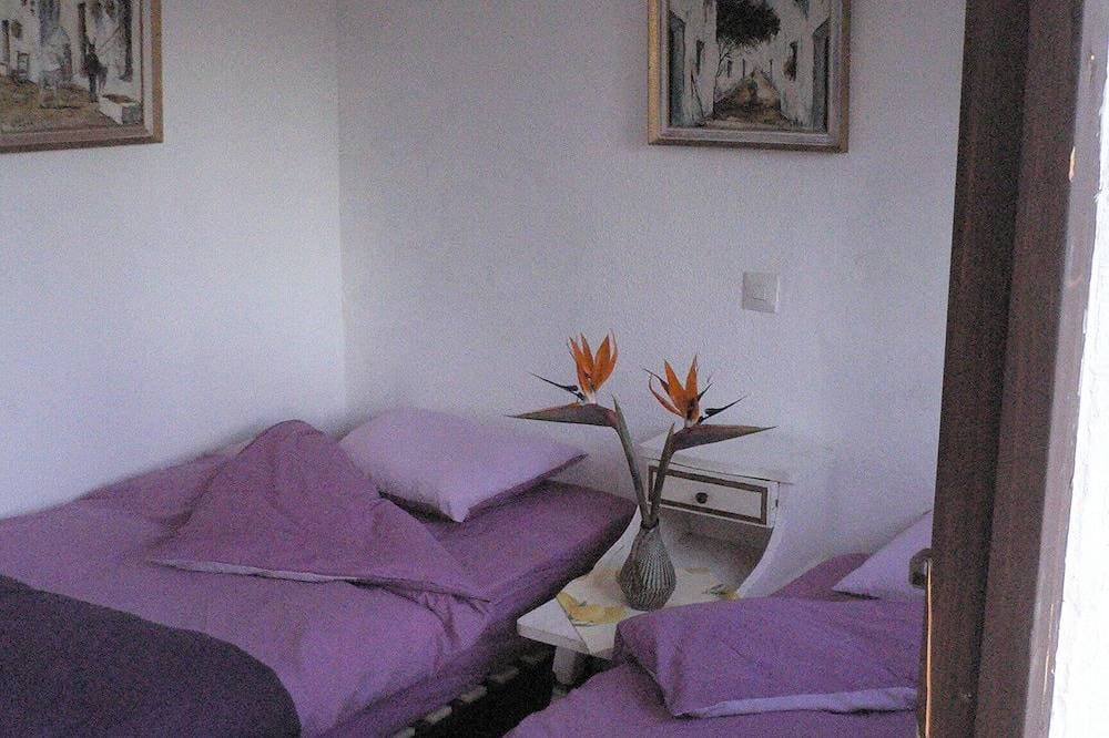 Foto 2 von 30: Andalusische Villa, Pool 4x8m, 2 Doppelbetten, Strand 400M, Nahe zu Restaurants