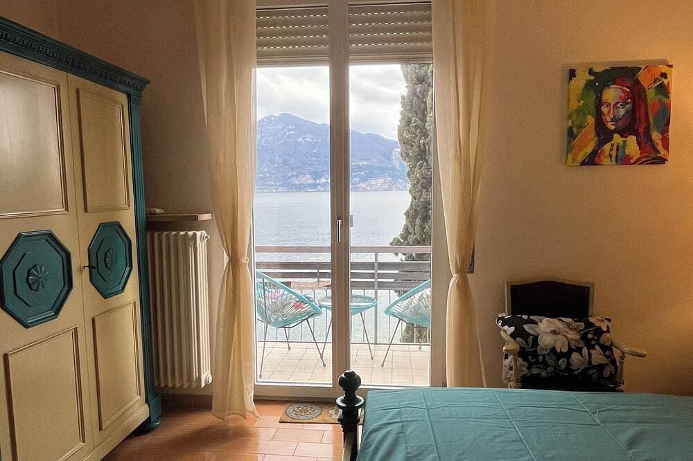 Foto 13 von 30: The Balcony on the Garda chic apartment 130 sqm. Elegant residence overlooking the lake.