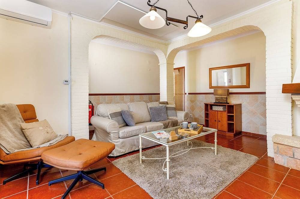 Foto 12 von 30: Charmanter, freistehender Bungalow mit privatem Pool, 5 Minuten von Praia Verde 94153 / Al entfernt