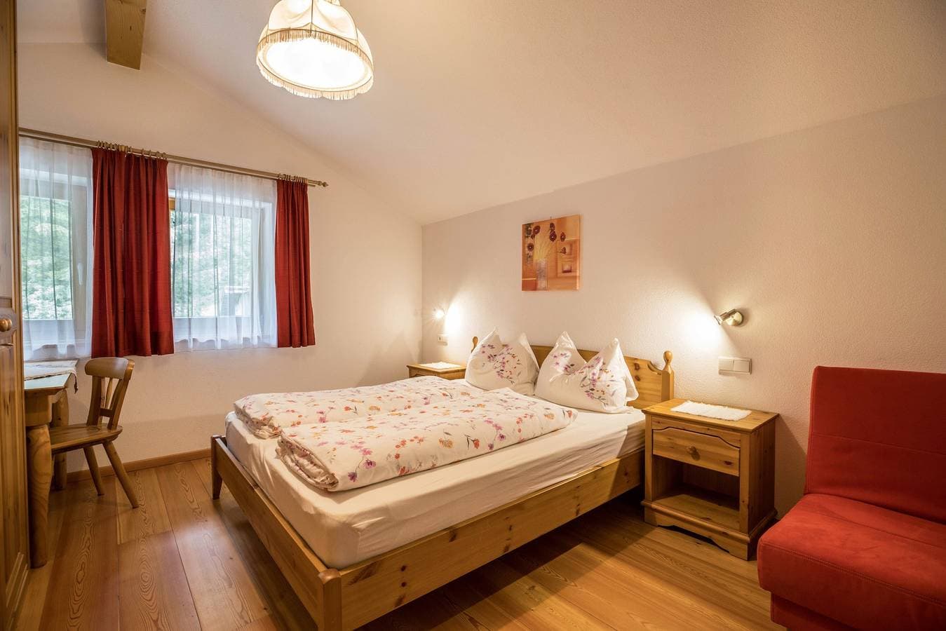 Foto 7 von 20: Gemütliche Ferienwohnung "Arnika - Mesnerhof" mit Bergblick, WLAN, Balkon & Garten