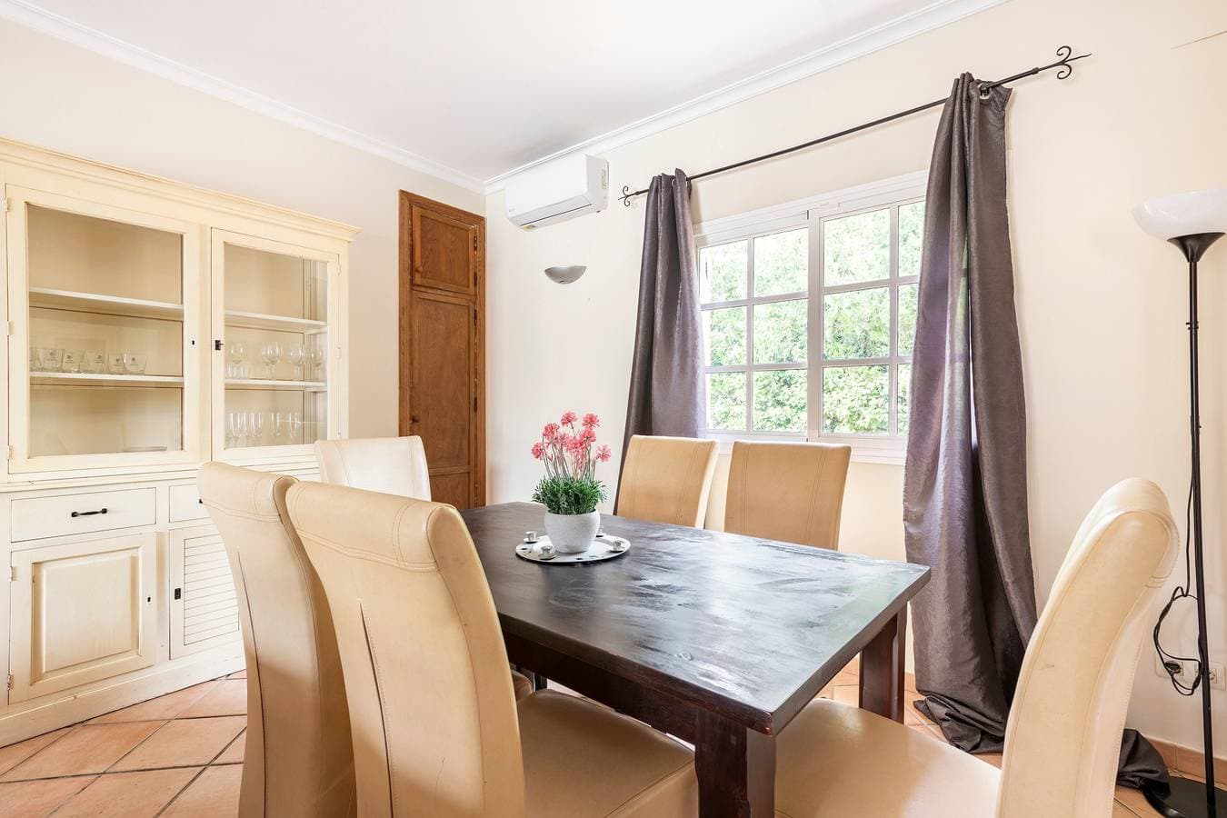 Foto 8 von 36: Villa "Laforge" mit Privatem Pool und WLAN