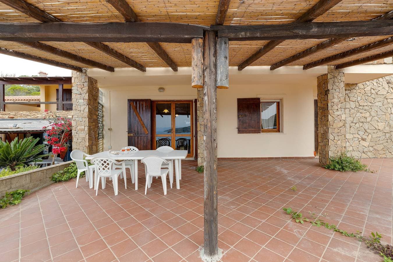 Foto 5 von 31: Ferienwohnung "La Vista di Mondo" am Strand mit Meerblick, Terrasse & Garten