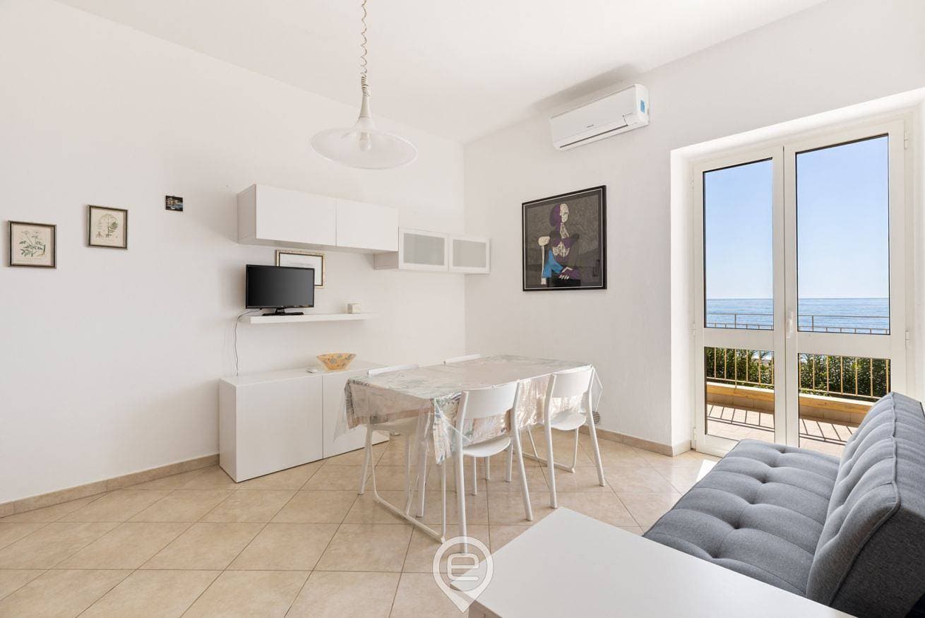 Foto 8 von 38: Ferienwohnung für 3 Personen mit Balkon/Terrasse