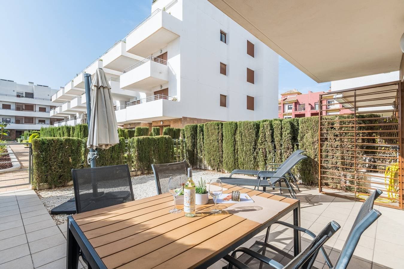 Foto 3 von 26: Ferienwohnung 'Terrazas de Campoamor Sunrise' mit Privatterrasse, WLAN und Klimaanlage