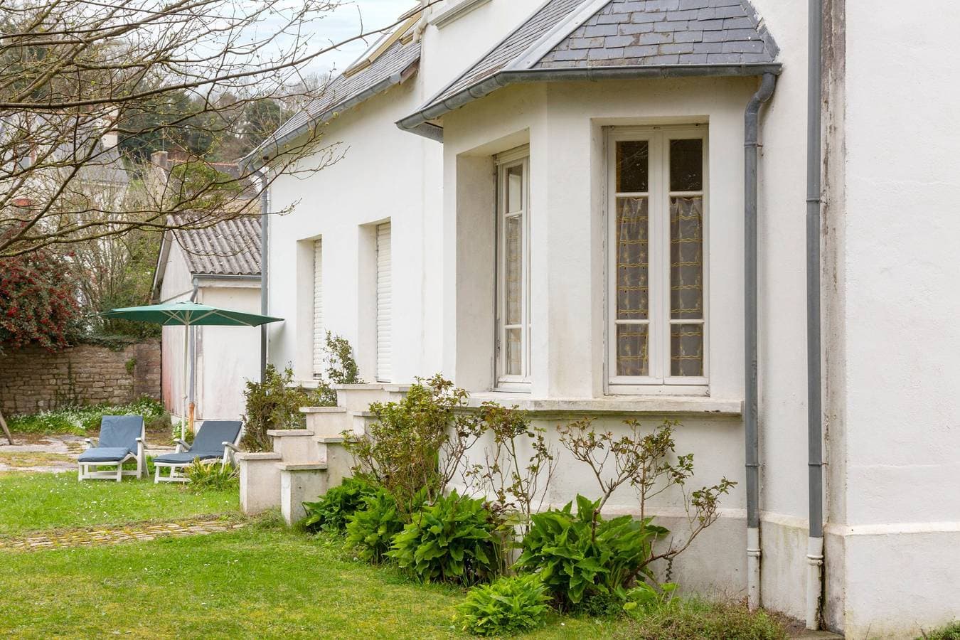 Maison familiale côté rivière 1