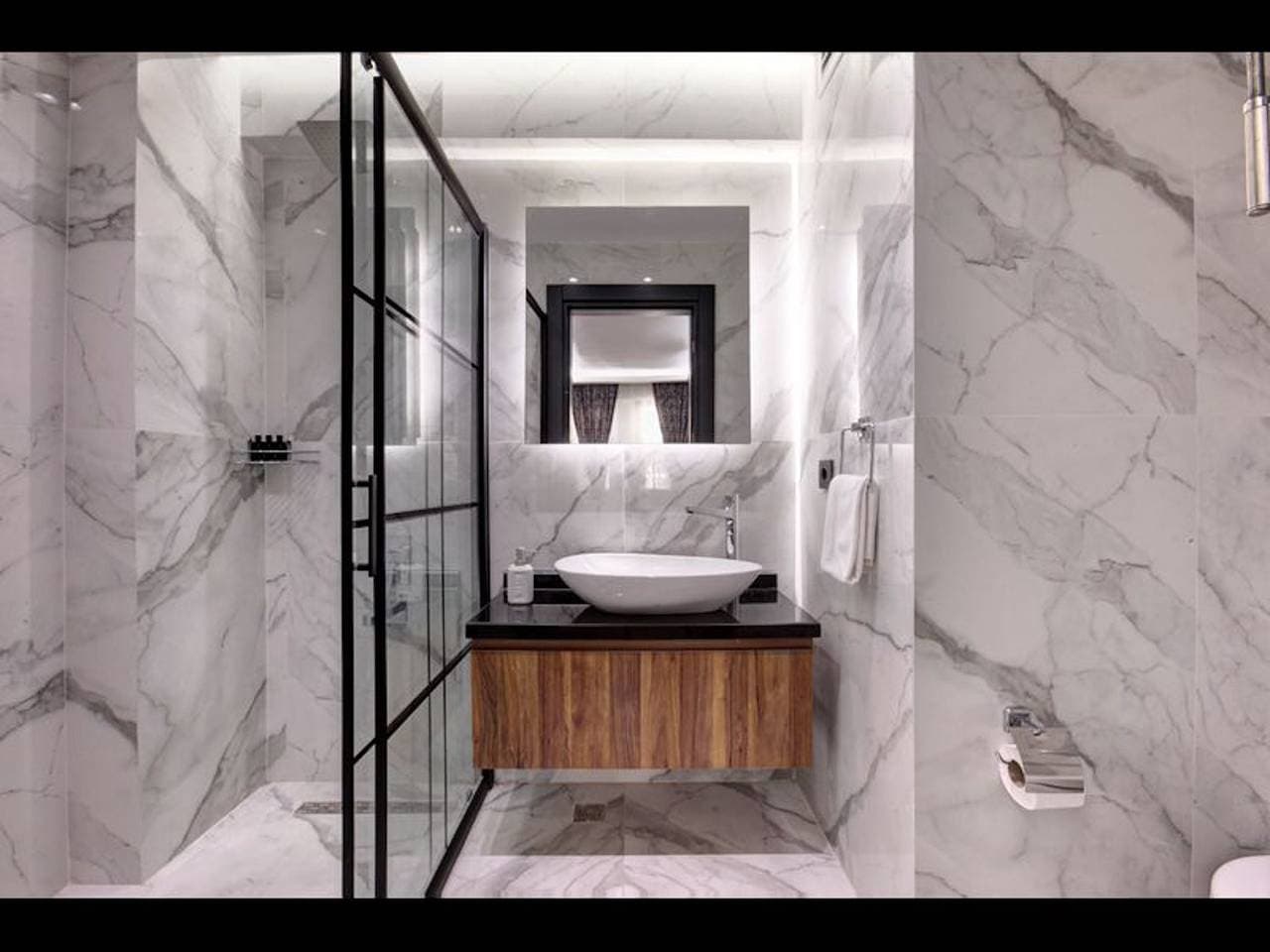 Foto 10 von 11: Luxus Suite Hotelzimmer