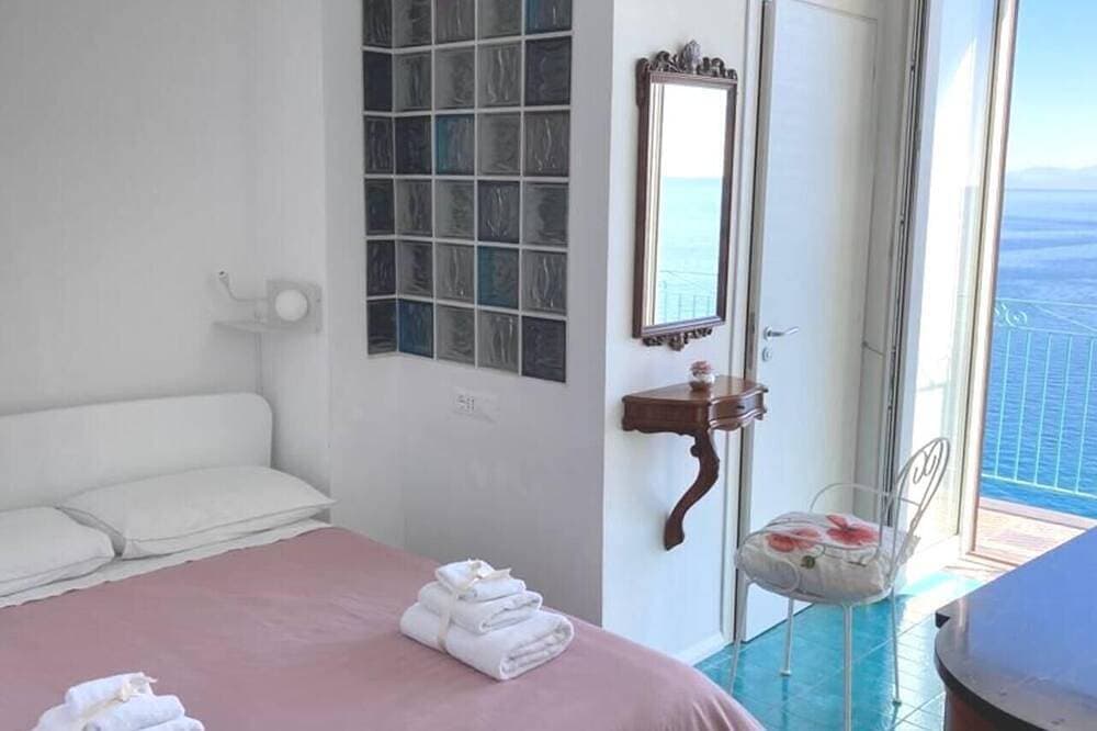 Foto 2 von 16: 2 Bed Flat - Sleeps 4 - Parking - Wifi