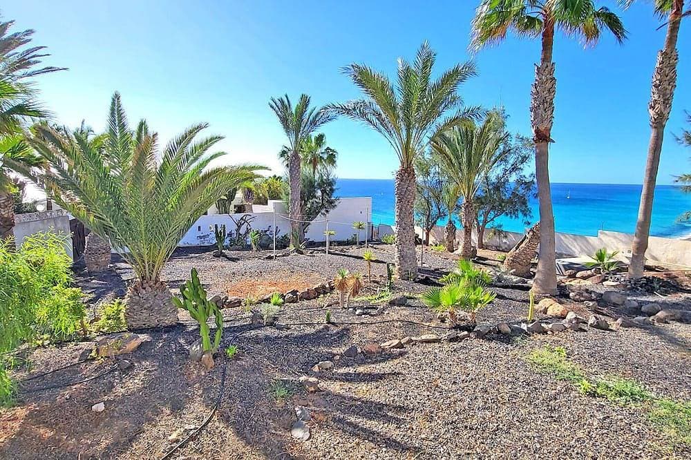 Foto 10 von 30: Casa Perrito Gris, Esquinzo, Garten, Meerblick, Strandnah