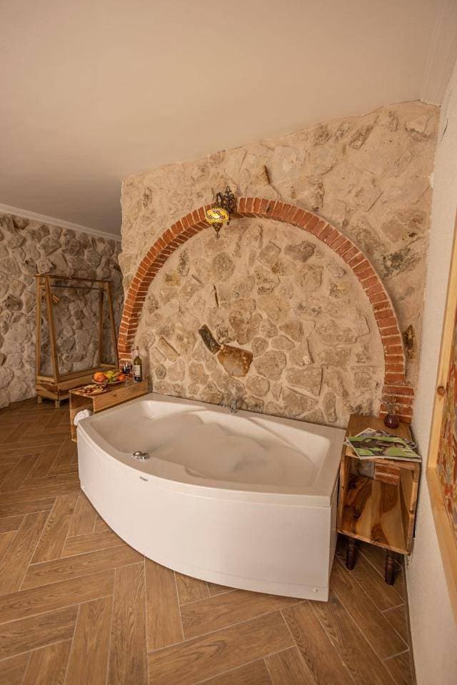 Foto 9 von 19: Queen Suite with Spa Bath